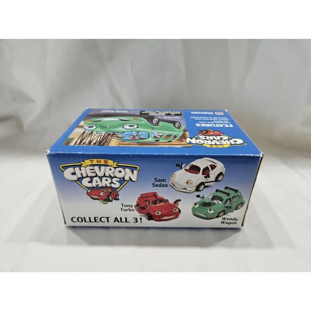 1996 The Chevron Cars WENDY WAGON‎ Eyes Move Doors Swing Hood Lifts New In Box
